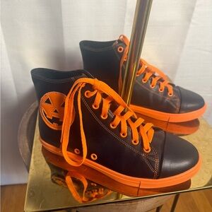Bold Black and Orange High-Top Sneakers with Leather Finish Unisex W9 M7